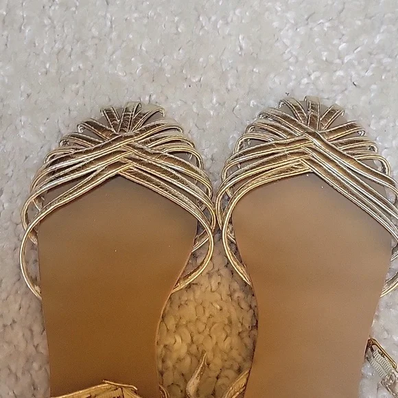 STEVE MADDEN TANE Gold Flats/sandals Size 9.5 - Picture 5 of 17